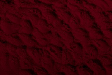  Pudra, kızarma, göz farı. Kırmızı doymuş koyu kırmızı arka plan. Geçmişe dönük eski kağıt geçmişi. Çamur beton duvar. Eski boş duvar kağıdı.