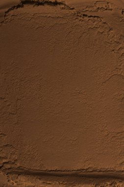 Kumun yüzeyi, kil, toprak. Tekerlek izleri, lastik izleri. Kraterler, çöküntüler, çıkıntılar. Mars. GezegenName