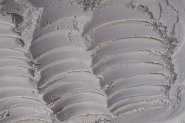 Un dokusu, toz, beyaz kum. - Beyaz. Şişkinlik, göçükler, çatlaklar, damga, krater.