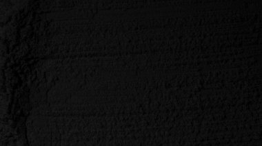 Siyah doku. Karanlık arka plan. Kum, toz, kömür, dalgalar, çizgiler, daireler. Dağlar. Çatlak, çatlak. Karanlık, karanlık, gölgeler.