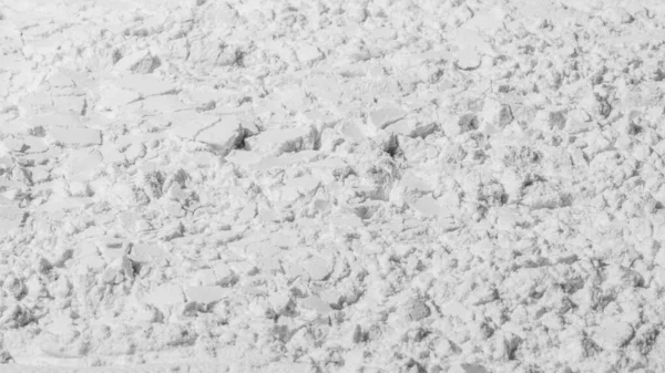 Çatlak beyaz kum dokusu. toz, un, çatlaklar. Kalıplı, çatlak. - Beyaz. Banner, reklamcılık. Boşluk. Bir yazı için..