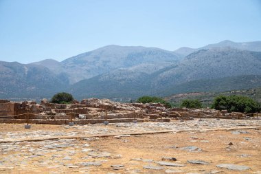 Girit 'te taş harabeleriyle dolu antik arkeolojik alan. Yüksek kalite fotoğraf