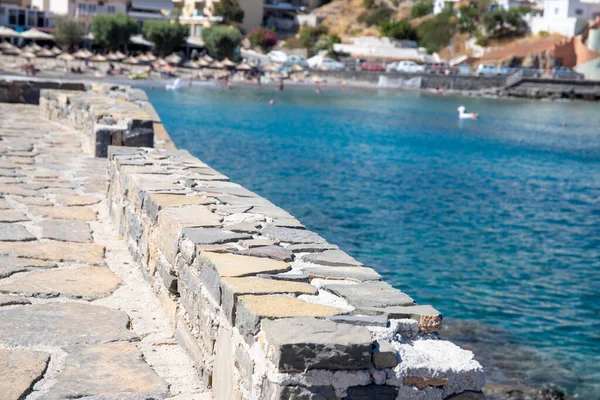 Oude Grove Stenen Muur Aan Een Baai Strand Hoge Kwaliteit — Stockfoto