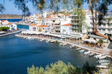 Agios Nuños çimento arazisine mal oldu. Yüksek kalite fotoğraf