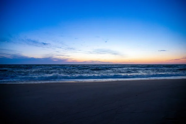 Niebieska Godzina Plaży Zachodzie Słońca Danii Wysokiej Jakości Zdjęcie — Zdjęcie stockowe