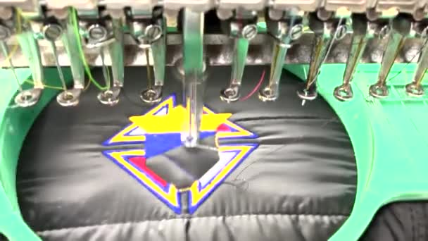 Вышивка Вышивка Машины Barudan Tjima Вышивка Машины — стоковое видео