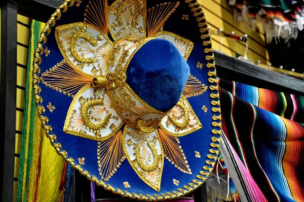 Stock image Traditional colorful Mexican sombrero hat.