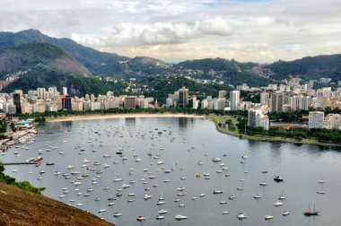 Corcovado dağ ve ufuk dağda Sugarloaf Rio de Janeiro havadan görünümü