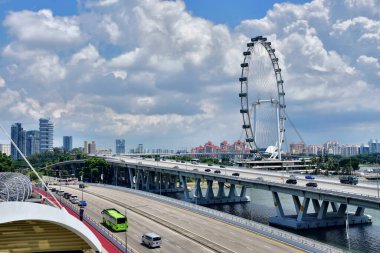 Singapur. Ocak 2019. Dönme dolabın panoramik görüntüsü.