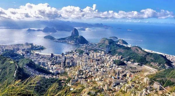 Vista Aérea Río Janeiro Con Montaña Corcovado Montaña Sugarloaf Horizonte —  Fotos de Stock