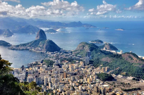 Vista Aérea Río Janeiro Con Montaña Corcovado Montaña Sugarloaf Horizonte — Foto de Stock
