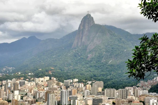 Brasil Río Janeiro Junio 2015 Vista Estatua Jesucristo Ubicada Cima —  Fotos de Stock