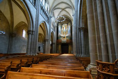 Cenevre, İsviçre - 10 Şubat 2023: Cenevre, İsviçre 'deki St. Peter Katedrali