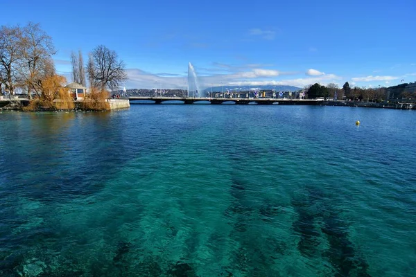 Geneva Switzerland February 2023 Beautiful View Bridge Water Jet Fountain — Stock Photo, Image