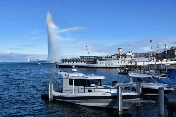 Geneva Switzerland February 2023 Beautiful View Water Jet Fountain Boats — Stock Photo, Image