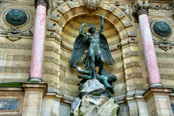 Részlet Ősi Párizsi Szökőkút Saint Michel Place Saint Michel Franciaország — Stock Fotó