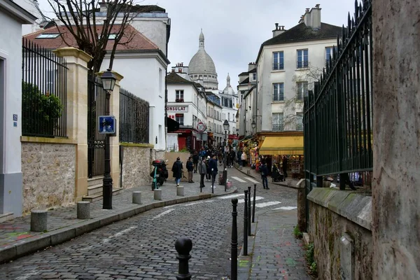 フランス 2022年11月27日 パリの美しい景色モンマルトルの丘の通り — ストック写真