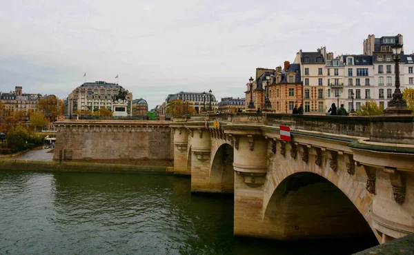 Paryż Francja Listopada Piękny Widok Paryż Podczas Podróży Statkiem Wycieczkowym — Zdjęcie stockowe