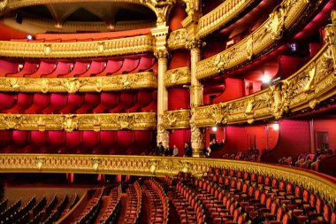 Paris, Fransa - 27 Kasım 2022: Palais Garnier operasının içi