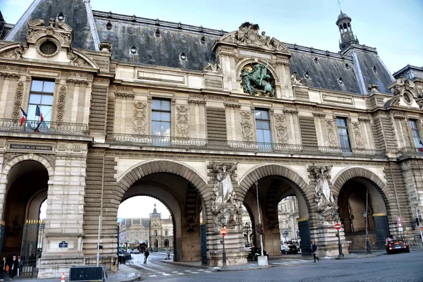 Paryż Francja Listopada 2022 Piękny Widok Zewnątrz Pałacu Luwru — Zdjęcie stockowe