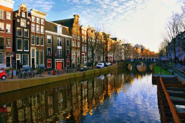 Amsterdam, Hollanda - 7 Nisan 2023: Amsterdam 'da De Wallen caddesi veya genelev bölgesi