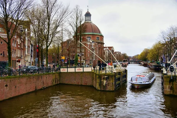 Amsterdam Netherlands April 2023 Unique Perspective Amsterdam Canals Boat Ride — Stock Photo, Image