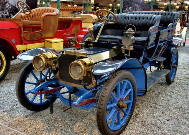Mulhouse, Fransa - 09 Haziran 2023: Cit de l 'Automobile National Museum Schlumpf Collection - Dünyanın En Büyük Otomobil Koleksiyonu