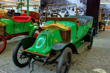 Mulhouse, Fransa - 09 Haziran 2023: Cit de l 'Automobile National Museum Schlumpf Collection - Dünyanın En Büyük Otomobil Koleksiyonu