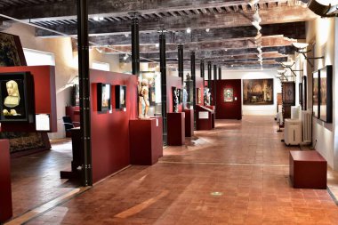 Bourg-en-Bresse, Fransa - 09 Haziran 2023: Brou Kraliyet Manastırı, 1532 yılında inşa edildi, Bourg en Bresse kasabası, Ain, Fransa Bölümü