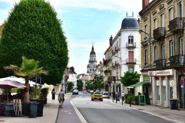 Bourg-en-Bresse, Fransa - 09 Haziran 2023: Yazın şehir ve mimariye bakış 