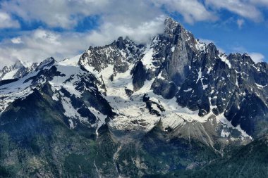 Mont Blanc Dağı 'nın manzarası. Du Tacul Blanc