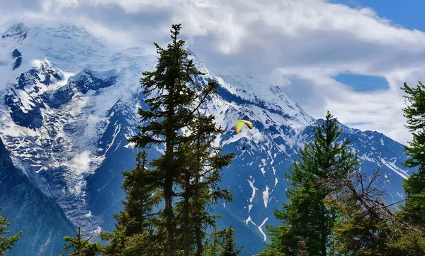 Brevent Francja Czerwca 2023 Paralotniarstwo Niedaleko Mont Blanc Słoneczny Dzień — Zdjęcie stockowe