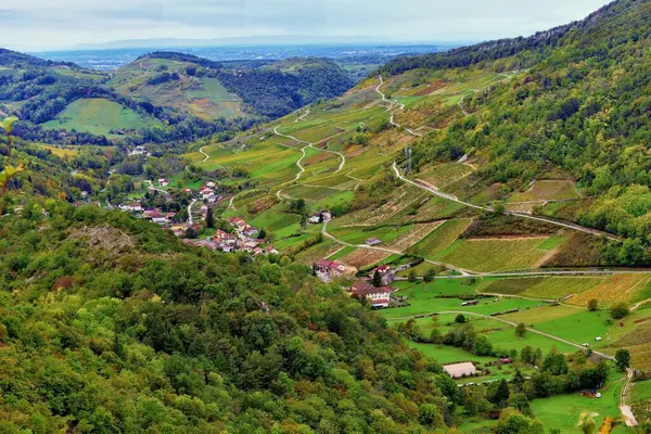 Hermosa Vista Del Tranquilo Pueblo Montaña Auvernia Ródano Alpes Francia — Foto de Stock