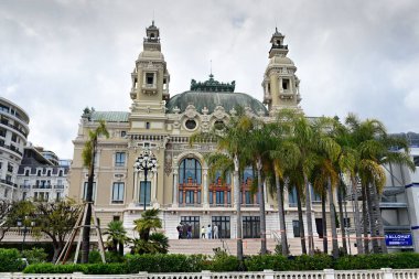 Monte Carlo, Monaco - 20 Nisan 2023: Monte Carlo, Monako 'daki Opera Evi' nin güzel manzarası