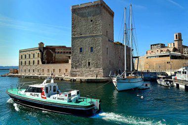 Marsilya, Fransa - 4 Haziran 2024: Güney Fransa 'daki antik Saint Jean kalesinin manzarası 