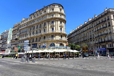 Marsilya, Fransa - 4 Haziran 2024: Yaz mevsiminde Marsilya 'nın güzel manzarası 