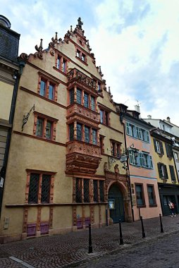 Colmar, Fransa - 23 Haziran 2023: Colmar, Fransa 'daki La Maison des Tetes Oteli