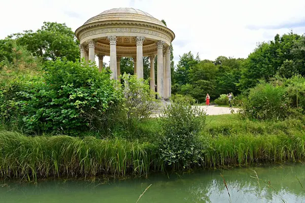 Versailles, Fransa - 18 Haziran 2023 Petit Trianon 'daki Aşk Tapınağı