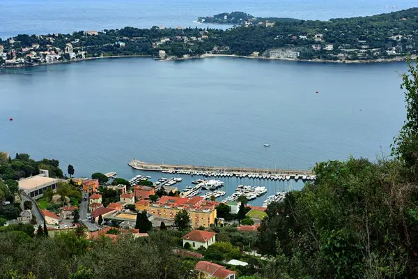 Güneydoğu Fransa 'daki Provence-Alpes-Cte d' Azur bölgesinde Saint-Jean-Cap-Ferrat manzarası