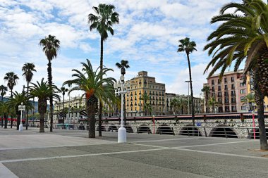 Barcelona, İspanya - 02 Mart 2024: Vell limanı veya Barcelona 'daki eski liman manzarası