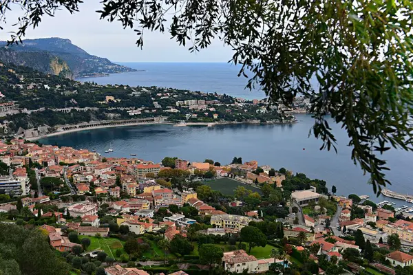 Güneydoğu Fransa 'daki Provence-Alpes-Cte d' Azur bölgesinde Saint-Jean-Cap-Ferrat manzarası