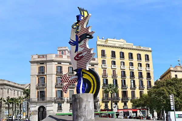 Barselona, İspanya - 02 Mart 2024: Barselona veya Barselona başkanının heykel yüzü