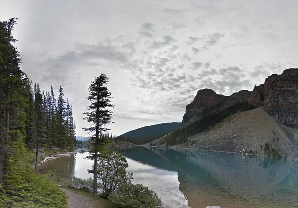 Озеро Морейн Долине Десяти Пиков Национальный Парк Банфф Альберта Канада — стоковое фото