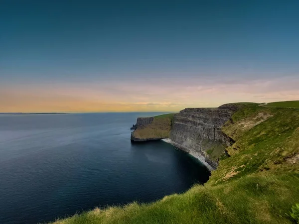 İrlanda, Clare County, Moher Liscannor Kayalıklarının Manzarası.