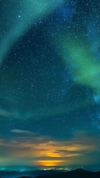 体验温哥华岛上的北极光的迷人美丽 在这个令人惊叹的自然环境中见证北极光的魔力 — 图库视频影像