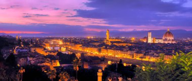Floransa 'nın hava manzarası, günbatımı, Arno nehri, Santa Maria del Fiore