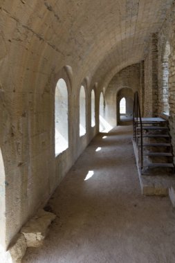 Eski kasabanın içinde.