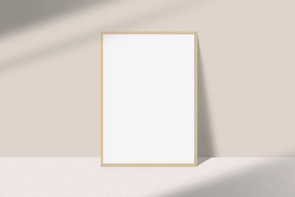 Beyaz Bir Duvara Dayanan Boş Bir Çerçeve Gerçekçi Bir Portre — Stok fotoğraf