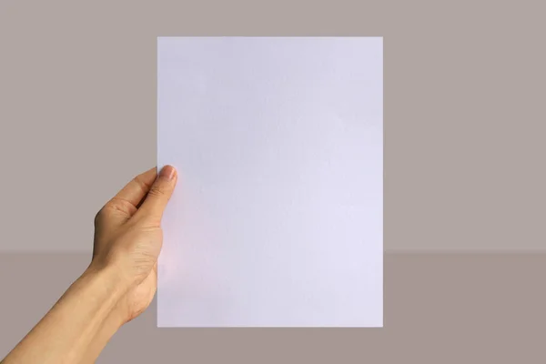 Mão Realista Segurando Maquete Papel Carta Dos Eua Retrato Eua — Fotografia de Stock