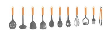 Ahşap saplı yemek aletleri seti. Yemek pişirme araçları suluboya vektörünü beyaza izole etti. Süzgeç, kepçe, delik spatula, kaşık, makarna sunucusu, çırpıcı, patates ezici, fırça, maşa.